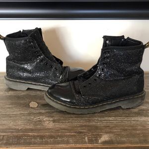 Dr. Martens Pooch black glitter